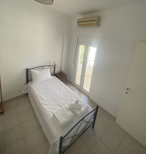 Image No.6-3 Bed House for sale