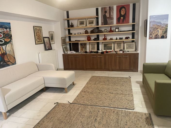 Image No.8-3 Bed House for sale