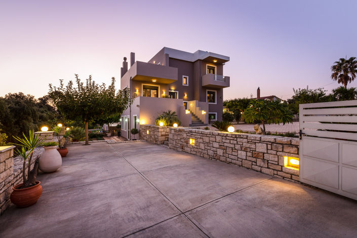 Image No.2-6 Bed Villa for sale