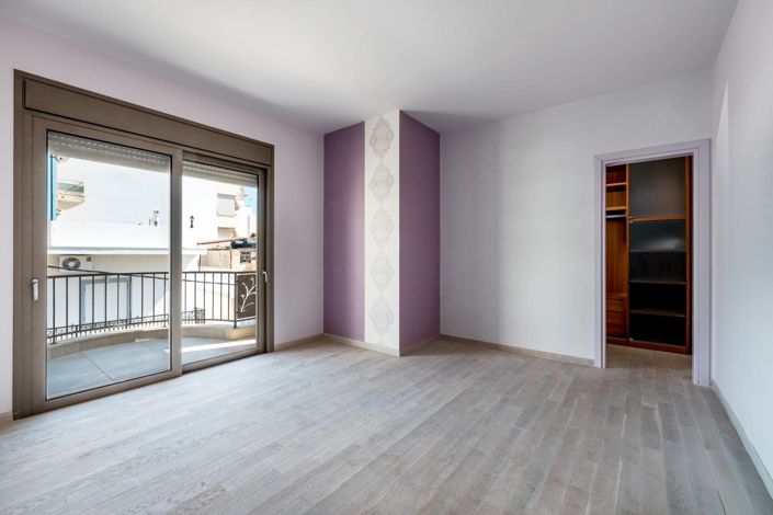 Image No.11-5 Bed House for sale