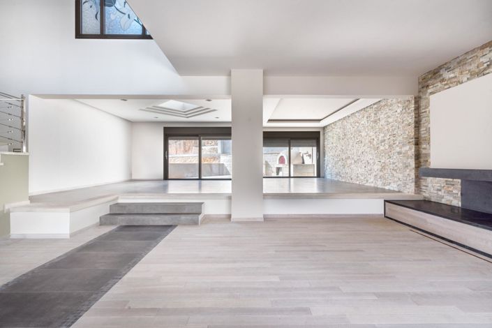 Image No.6-5 Bed House for sale