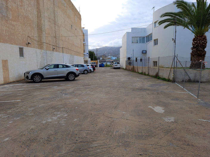 Image No.3-50 Bed Plot for sale