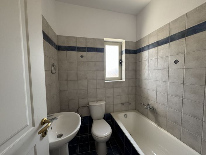 Image No.13-5 Bed House for sale