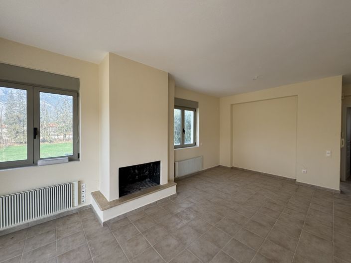 Image No.6-5 Bed House for sale