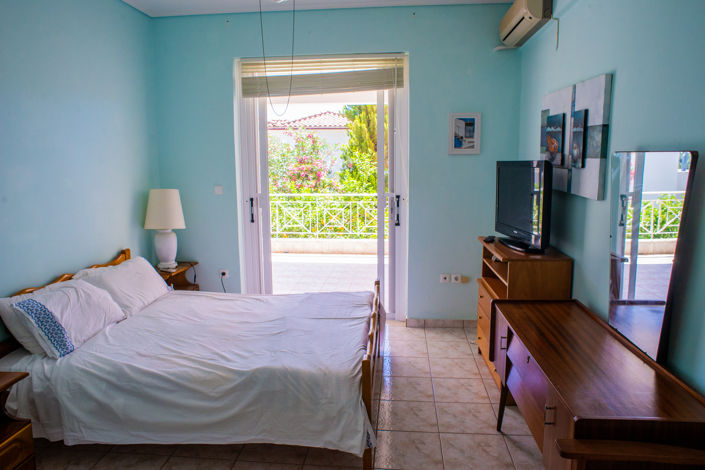 Image No.10-3 Bed Apartment for sale