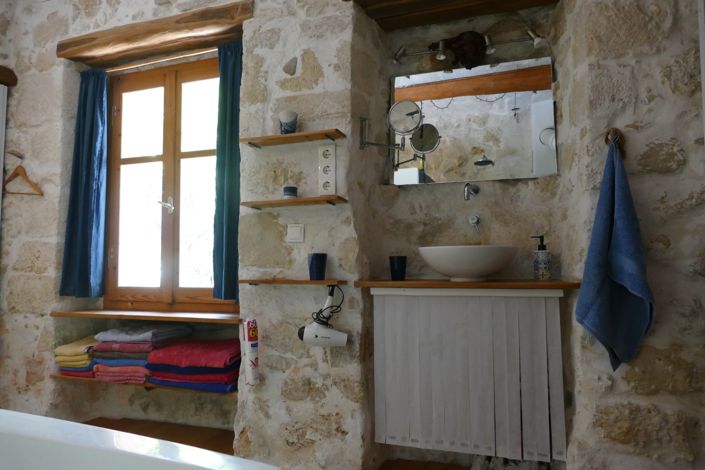 Image No.10-2 Bed House for sale