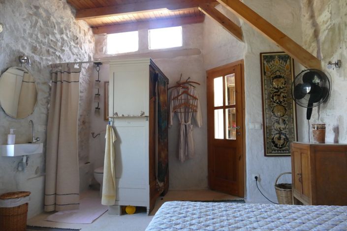 Image No.8-2 Bed House for sale