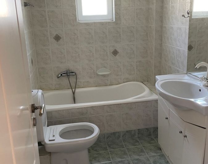 Image No.11-2 Bed House for sale