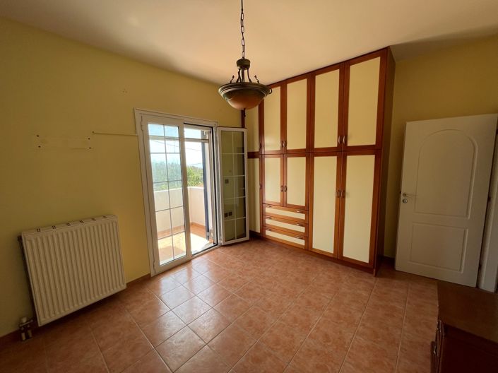 Image No.12-2 Bed House for sale