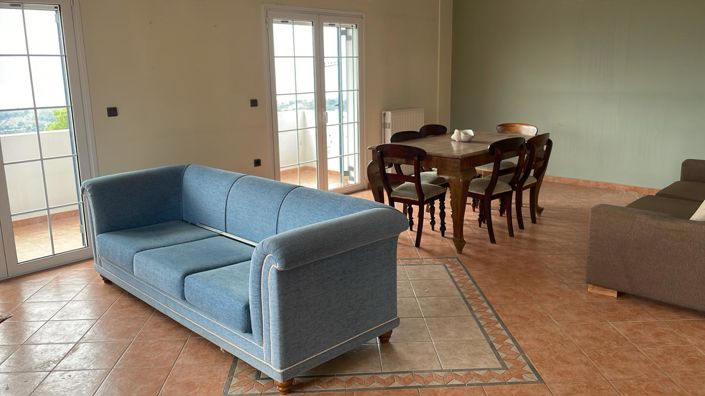 Image No.6-2 Bed House for sale