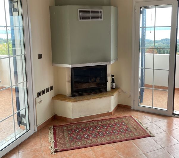 Image No.8-2 Bed House for sale