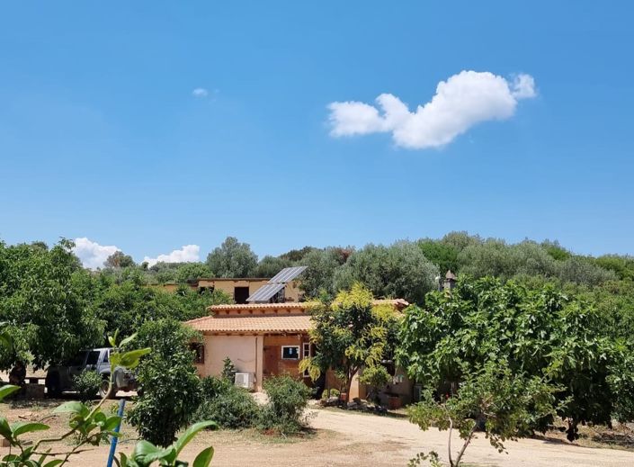 Image No.10-1 Bed Property for sale