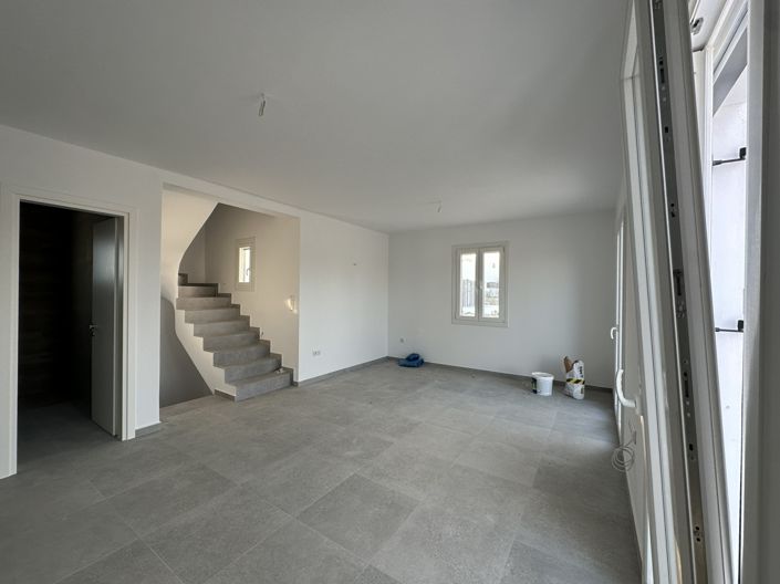 Image No.6-3 Bed House for sale