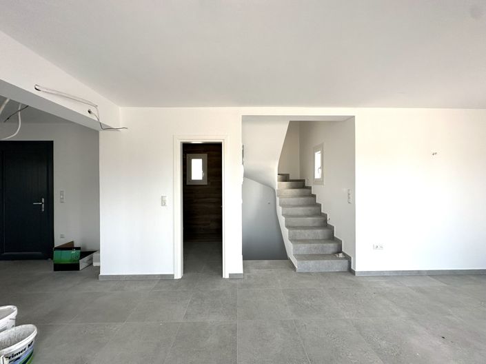 Image No.4-2 Bed Villa for sale