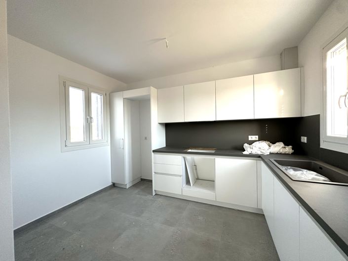 Image No.5-2 Bed Villa for sale