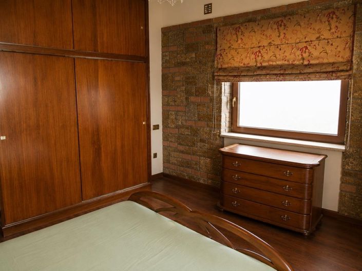 Image No.10-2 Bed House for sale