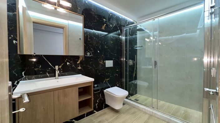 Image No.12-4 Bed House for sale