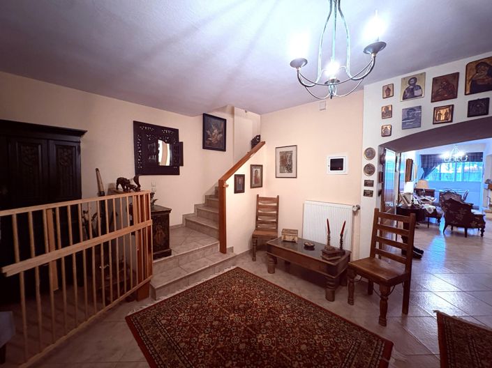 Image No.12-4 Bed House for sale