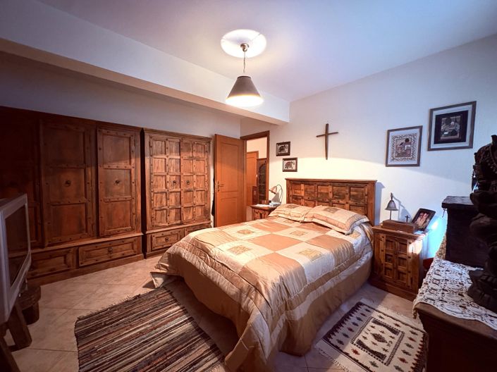 Image No.17-4 Bed House for sale