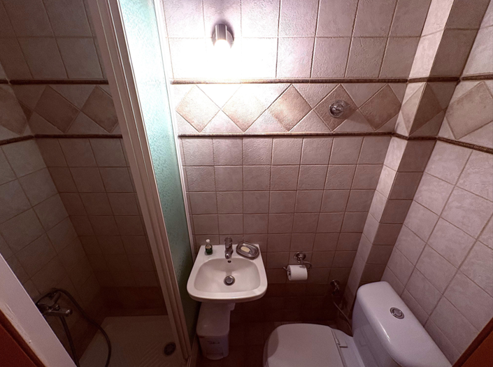 Image No.20-4 Bed House for sale