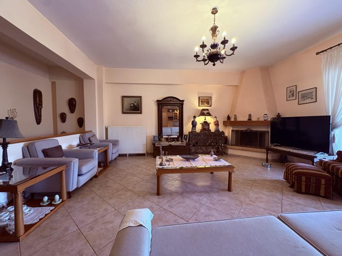 Image No.3-4 Bed House for sale