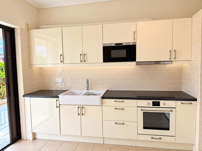 Image No.10-3 Bed Apartment for sale