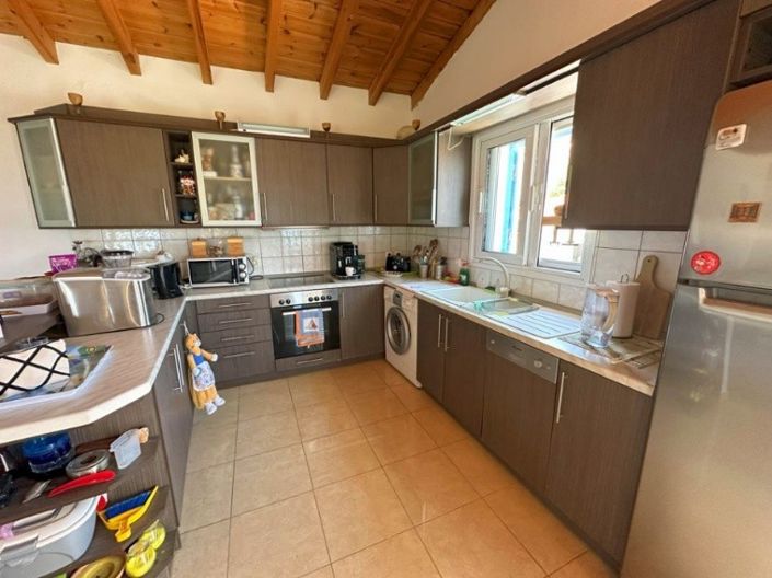 Image No.8-4 Bed House for sale