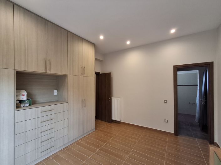 Image No.11-3 Bed House for sale