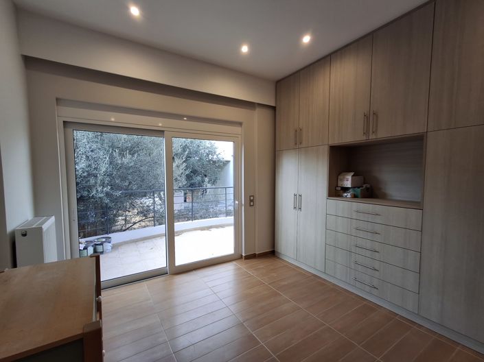Image No.12-3 Bed House for sale