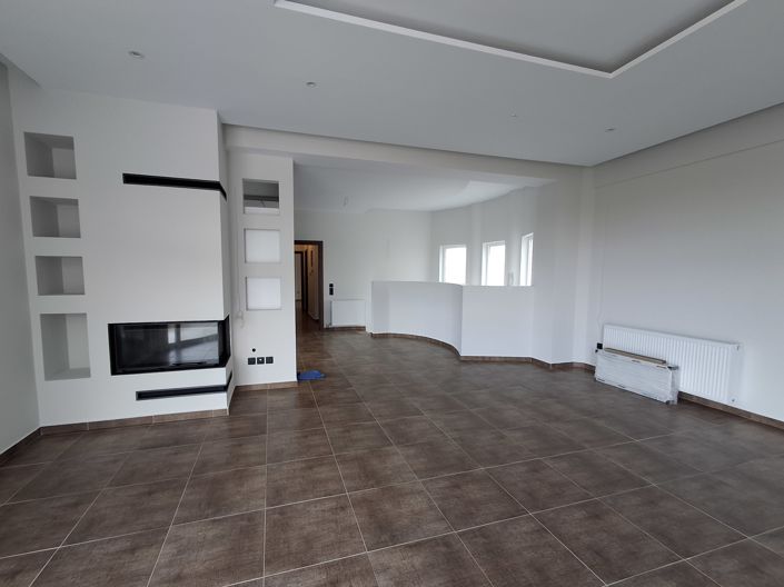 Image No.6-3 Bed House for sale