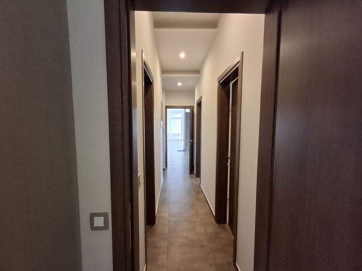Image No.8-3 Bed House for sale