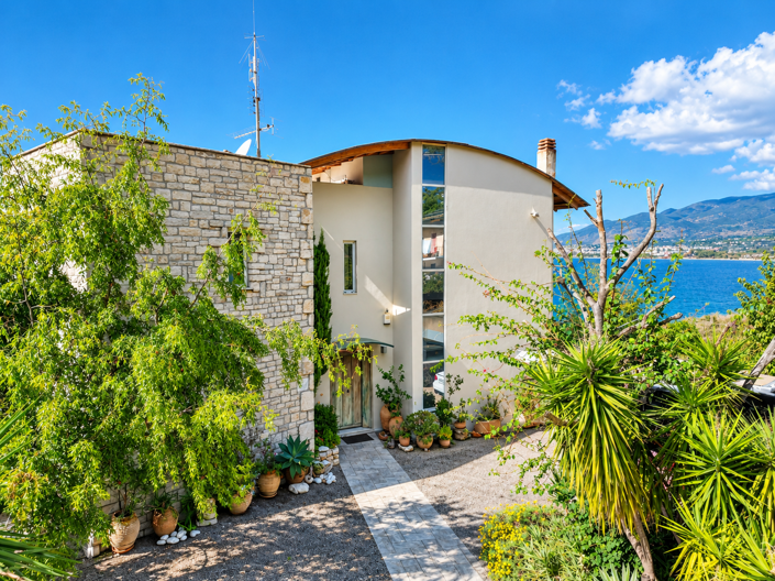 Image No.3-Villa for sale