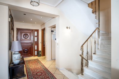 2. Ground Floor Living Room & Kitchen (2)