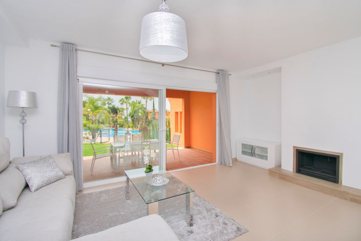 Image No.2-Maison de ville de 4 chambres à vendre à Estepona