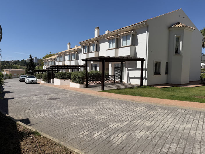 Image No.36-3 Bed Townhouse for sale
