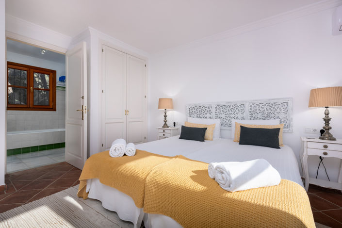 Image No.14-7 Bed Villa for sale