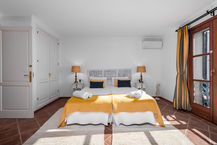 Image No.25-7 Bed Villa for sale