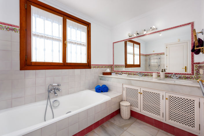 Image No.36-7 Bed Villa for sale