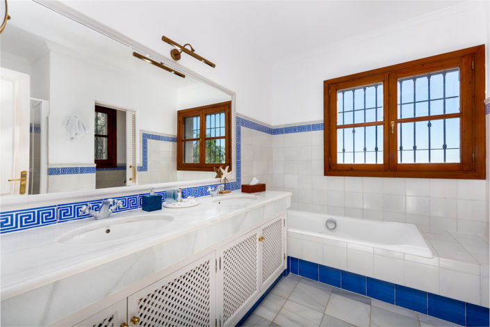 Image No.45-7 Bed Villa for sale