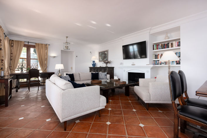 Image No.5-7 Bed Villa for sale