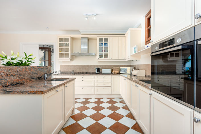 Image No.8-7 Bed Villa for sale