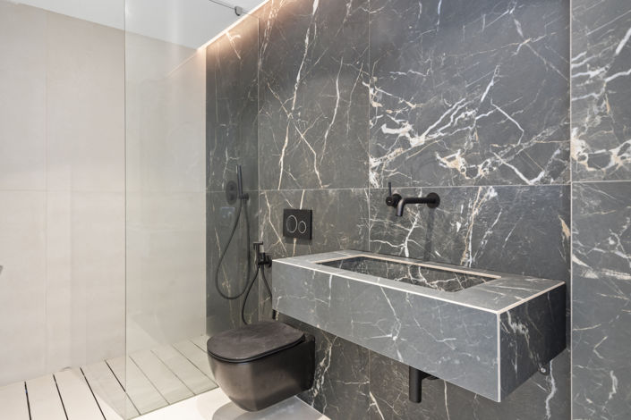 Image No.17-4 Bed Property for sale