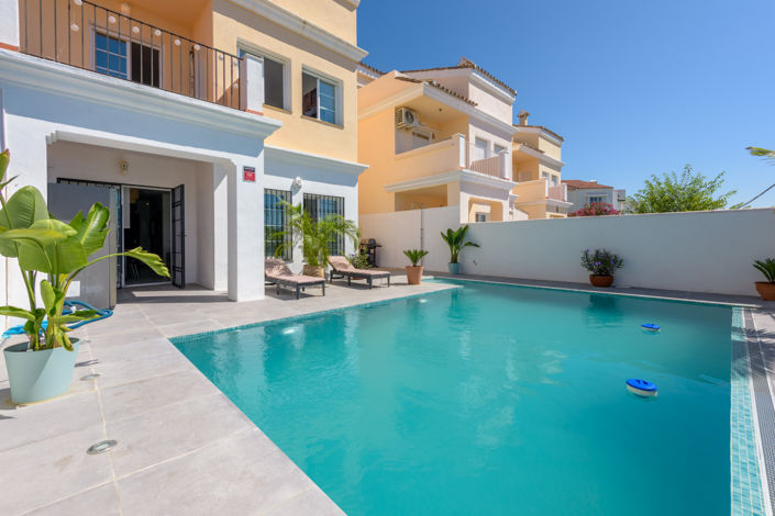 Image No.1-4 Bed Villa for sale