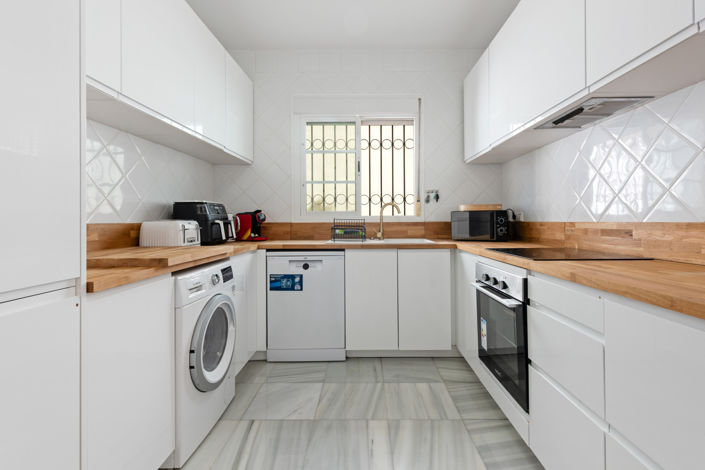 Image No.3-4 Bed Villa for sale