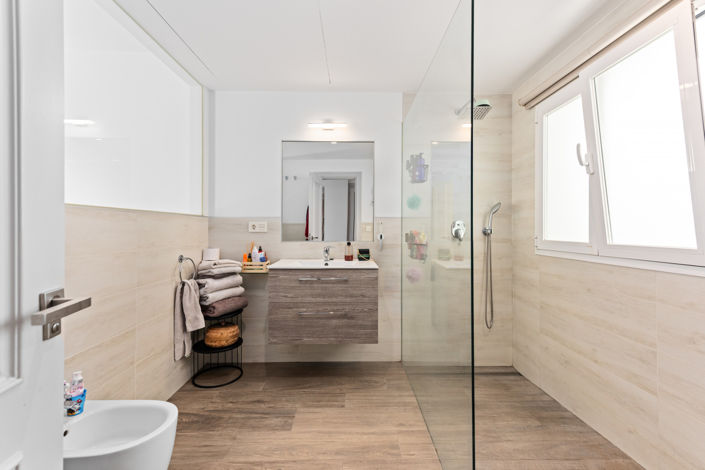 Image No.17-4 Bed Townhouse for sale