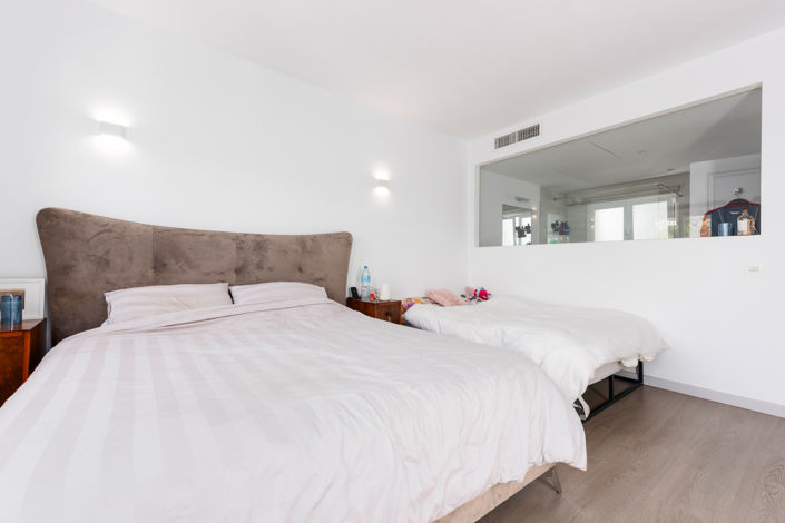 Image No.22-4 Bed Townhouse for sale