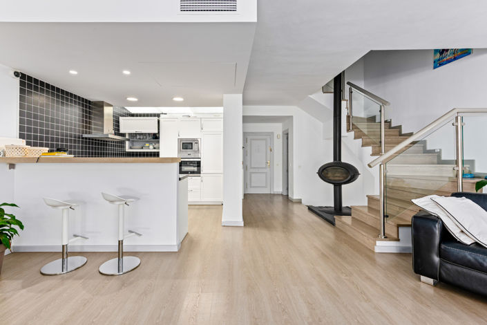 Image No.7-4 Bed Townhouse for sale