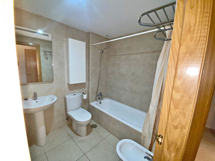 Image No.18-4 Bed Apartment for sale