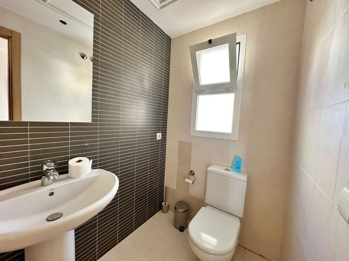 Image No.10-3 Bed House for sale