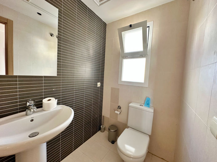 Image No.13-3 Bed House for sale